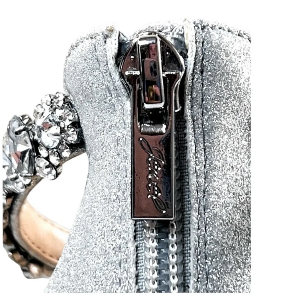 Jewel Badgley Mischka, Shimmery Silver‎ Satin Shoe, Rhinestone Ankle Strap, Sz 8